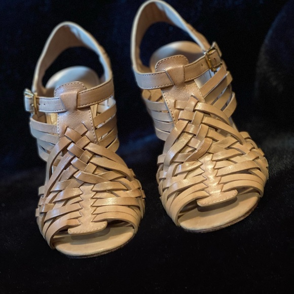 Tory Burch Nadia Hurricane Heels - Picture 6 of 6